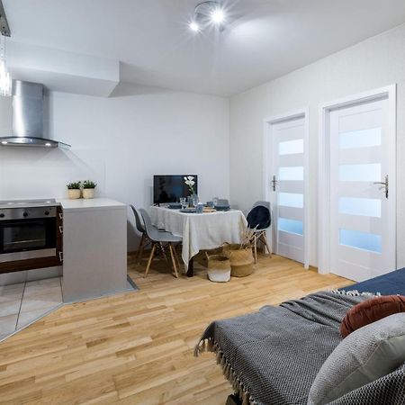 קרקוב Friendhouse Apartments Angel City מראה חיצוני תמונה
